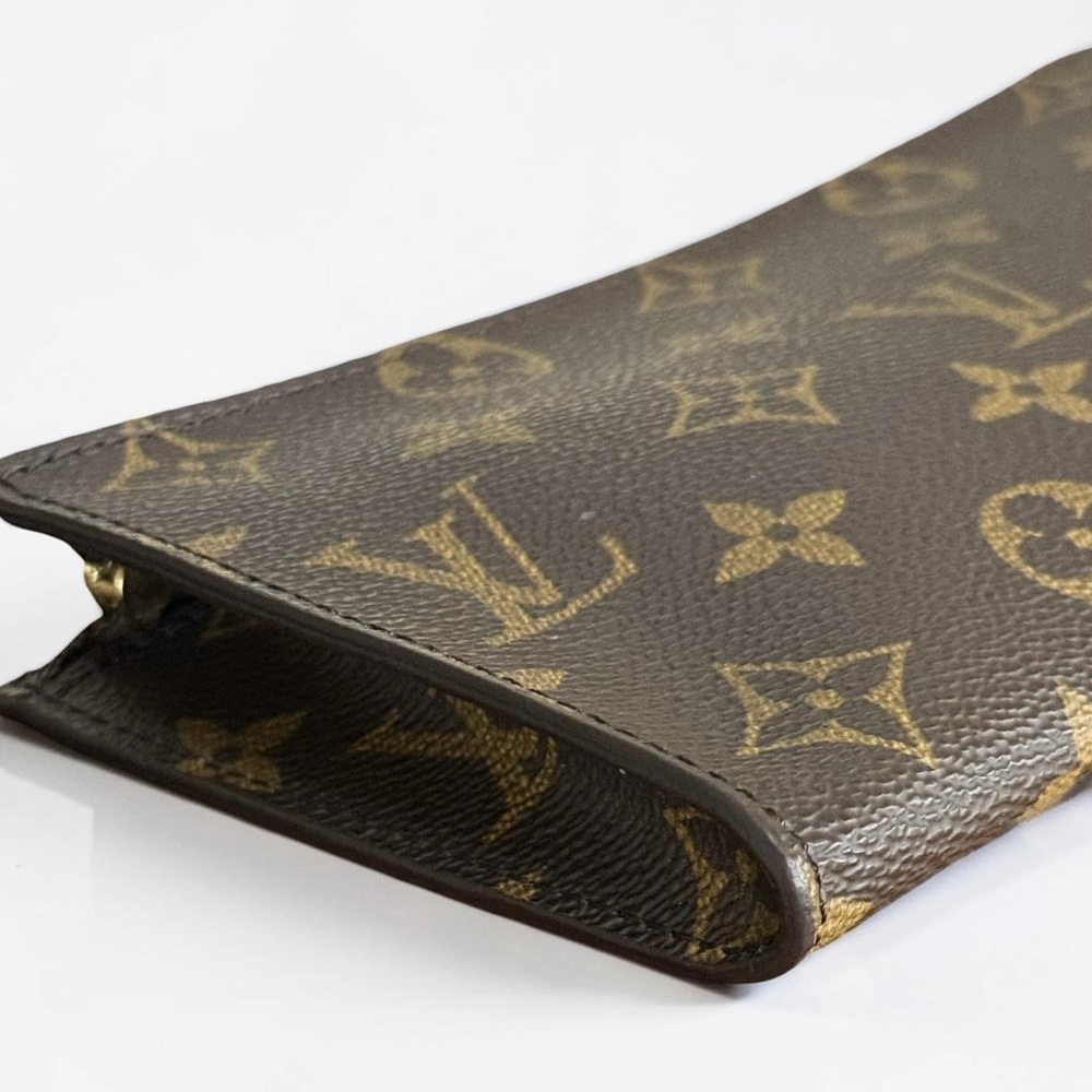 Authentic Louis Vuitton LV Brown Monogram Pouch with Gold Chain! Comes with COA! - Picture 5 of 15